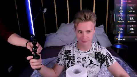 Lawrence online show from October 2025 08:42:01 PM