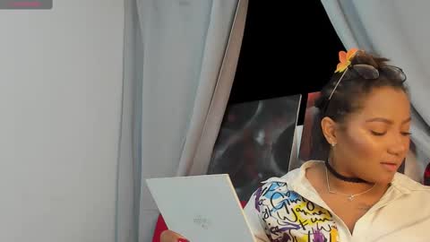 Snapshot of lawrenhills chatting on March 2025 02:38:02 AM lawrenhills online show from March 2025 02:38:02 AM