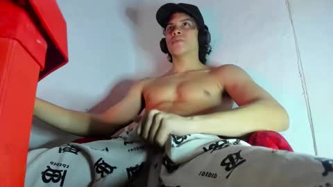 Snapshot of lax777_ chatting on November 2025 08:35:02 AM ZAmbrano online show from November 2025 08:35:02 AM