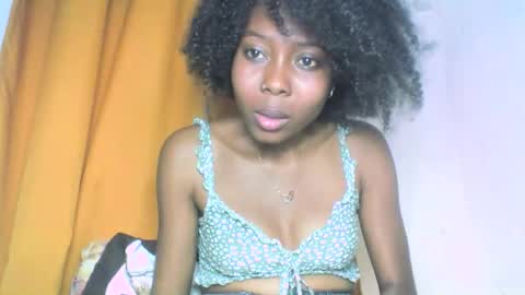 layannek online show from October 2025 09:56:01 PM