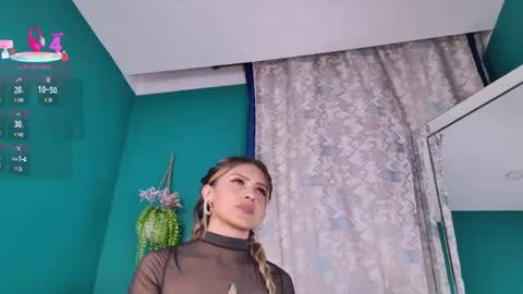 layla_17 online show from April 2026 12:20:02 AM