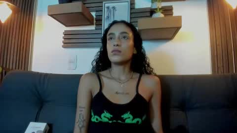 Layla online show from October 2025 12:49:02 AM