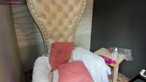 Layla online show from March 2026 07:10:01 PM