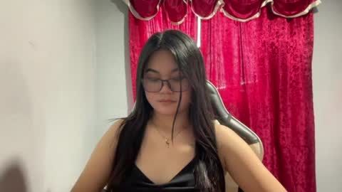Snapshot of layla_esmeringhoy chatting on August 2026 03:49:02 AM LAYLA online show from August 2026 03:49:02 AM
