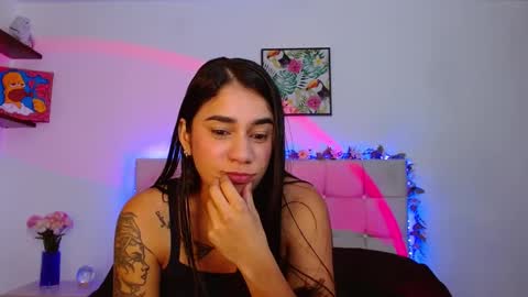 Snapshot of layla_roma chatting on October 2025 01:12:02 AM Lia and Rachel online show from October 2025 01:12:02 AM