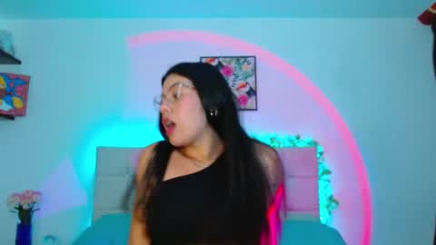 Snapshot of layla_roma chatting on October 2025 01:47:02 AM Lia and Rachel online show from October 2025 01:47:02 AM