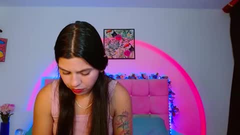 Snapshot of layla_roma chatting on October 2025 01:36:02 AM Lia and Rachel online show from October 2025 01:36:02 AM