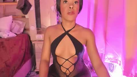 LAYLA online show from May 2026 04:39:02 AM
