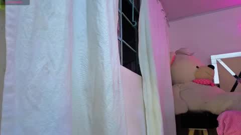 laylafoxy_tay online show from January 2026 03:22:02 AM