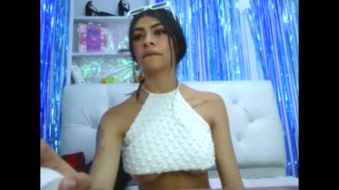 Layla online show from October 2025 04:14:02 PM