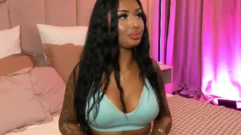 Snapshot of laylavixenn chatting on July 2026 10:39:01 AM Layla online show from July 2026 10:39:01 AM