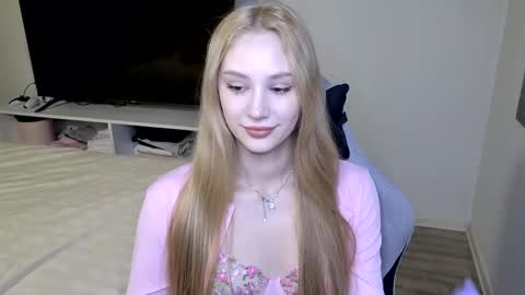 Laylla001 online show from March 2026 05:25:01 AM