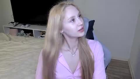 Laylla001 online show from March 2026 05:52:01 AM