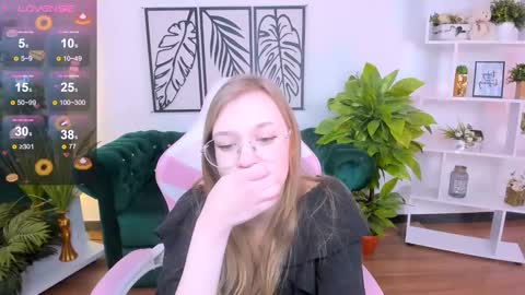 layriantavee online show from February 2025 07:02:01 AM