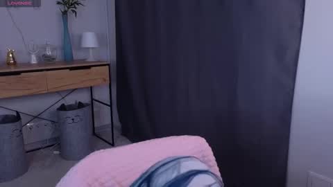 Snapshot of le_chan chatting on October 2025 02:36:01 PM felixe online show from October 2025 02:36:01 PM