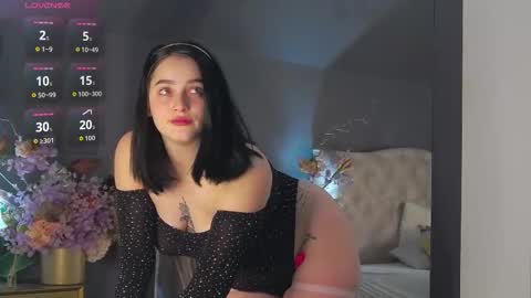 Snapshot of leah_brooks chatting on November 2025 05:52:01 AM Dia online show from November 2025 05:52:01 AM