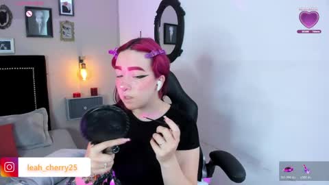 Snapshot of leah_cherry chatting on May 2026 11:43:01 PM Leah online show from May 2026 11:43:01 PM