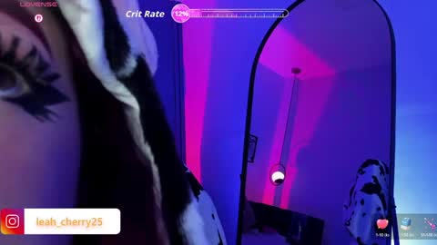 Snapshot of leah_cherry chatting on May 2026 04:07:02 AM Leah online show from May 2026 04:07:02 AM