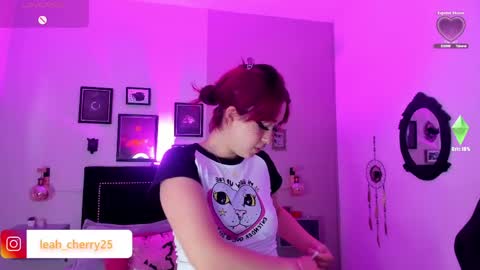 Snapshot of leah_cherry chatting on June 2026 09:50:02 PM Leah online show from June 2026 09:50:02 PM
