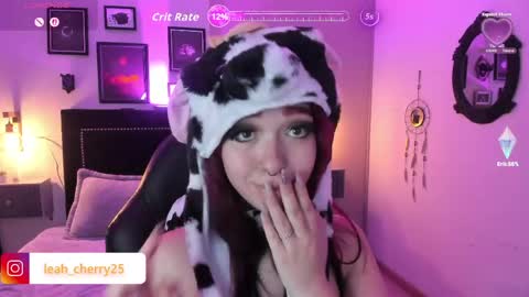 Snapshot of leah_cherry chatting on June 2026 10:32:01 AM Leah online show from June 2026 10:32:01 AM