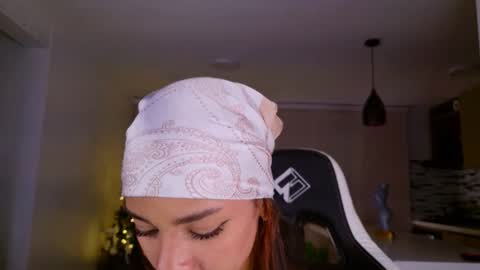 Snapshot of leah_cute3 chatting on December 2025 04:19:01 AM leah_cute3 online show from December 2025 04:19:01 AM