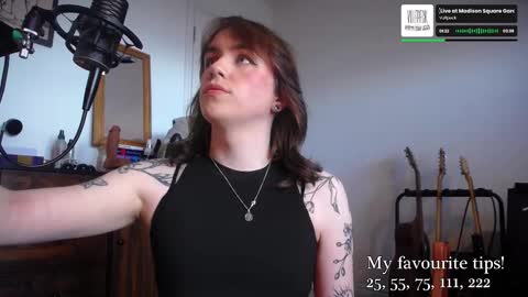 leah_lust_ online show from September 2025 02:51:01 PM