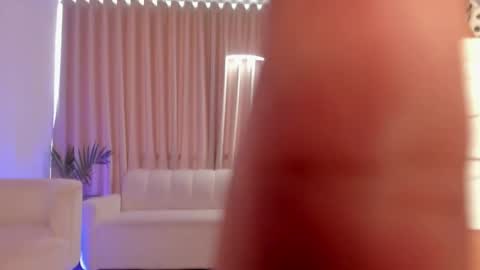 leahaltomm online show from September 2025 07:59:01 PM