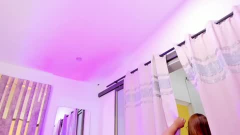 Leah  online show from January 2025 12:35:02 PM