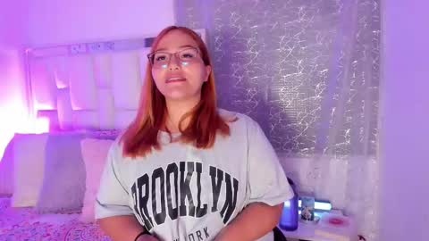 Snapshot of leahbarker chatting on February 2026 01:55:01 AM Leah online show from February 2026 01:55:01 AM