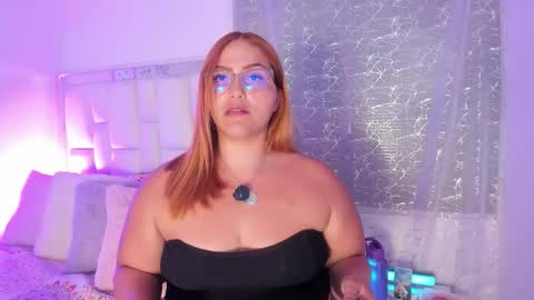 Snapshot of leahbarker chatting on February 2026 01:56:02 AM Leah online show from February 2026 01:56:02 AM