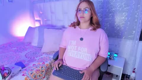 Snapshot of leahbarker chatting on March 2026 02:49:01 AM Leah online show from March 2026 02:49:01 AM