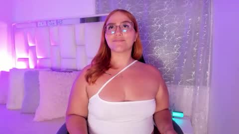 Leah  online show from May 2026 03:01:01 AM