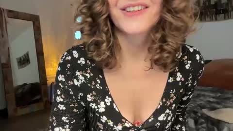 Leah Sparkles online show from October 2025 04:08:02 PM