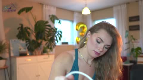 Snapshot of leahsunshine chatting on February 2025 12:10:01 AM OnlyFans leahsunshine1 online show from February 2025 12:10:01 AM