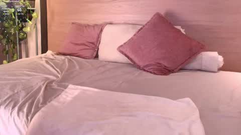 Snapshot of leamonroe__ chatting on September 2025 09:59:02 PM Hey Im Lea online show from September 2025 09:59:02 PM