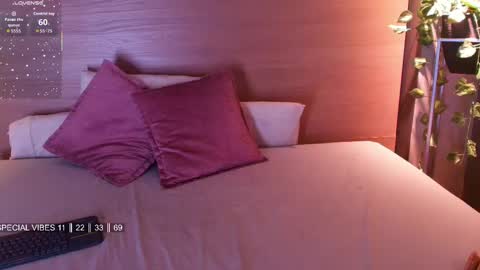 Snapshot of leamonroe__ chatting on September 2025 10:23:01 PM Hey Im Lea online show from September 2025 10:23:01 PM