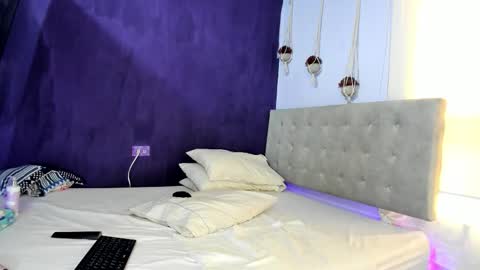 Snapshot of leamonroe__ chatting on February 2026 01:11:02 PM Hey Im Lea online show from February 2026 01:11:02 PM