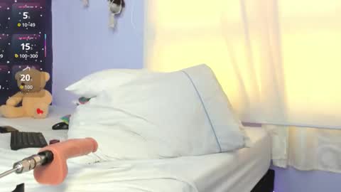 Snapshot of leamonroe__ chatting on March 2026 02:10:01 PM Hey Im Lea online show from March 2026 02:10:01 PM