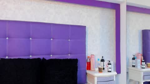 Snapshot of leamoreau__ chatting on October 2025 12:25:01 PM leamoreau__ online show from October 2025 12:25:01 PM