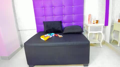 Snapshot of leamoreau__ chatting on October 2025 11:55:01 AM leamoreau__ online show from October 2025 11:55:01 AM