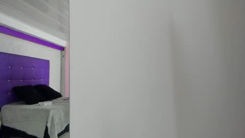 Snapshot of leamoreau__ chatting on November 2025 11:56:02 AM leamoreau__ online show from November 2025 11:56:02 AM