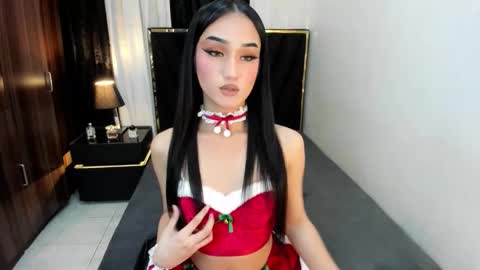 Snapshot of leannadavies chatting on December 2025 02:35:01 PM leanna online show from December 2025 02:35:01 PM