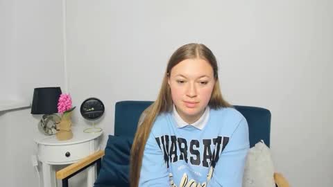 Snapshot of leaslim chatting on October 2025 04:15:02 PM Lea online show from October 2025 04:15:02 PM