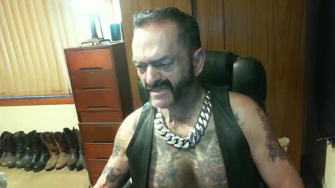 leathergreaser online show from December 2024 06:35:02 PM