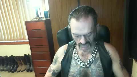 leathergreaser online show from December 2024 07:43:01 PM