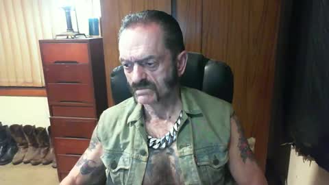 leathergreaser online show from February 2025 06:59:01 PM