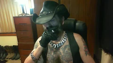Snapshot of leathergreaser chatting on October 2025 05:41:02 PM leathergreaser online show from October 2025 05:41:02 PM