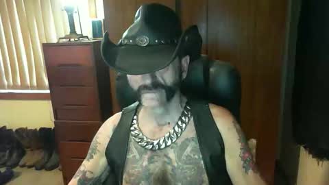 Snapshot of leathergreaser chatting on October 2025 11:06:02 PM leathergreaser online show from October 2025 11:06:02 PM