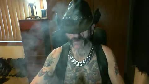 Snapshot of leathergreaser chatting on October 2025 07:25:01 PM leathergreaser online show from October 2025 07:25:01 PM