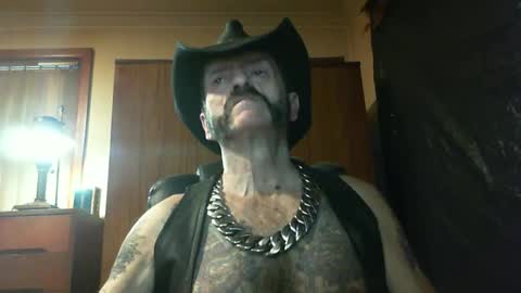 Snapshot of leathergreaser chatting on October 2025 07:37:01 PM leathergreaser online show from October 2025 07:37:01 PM